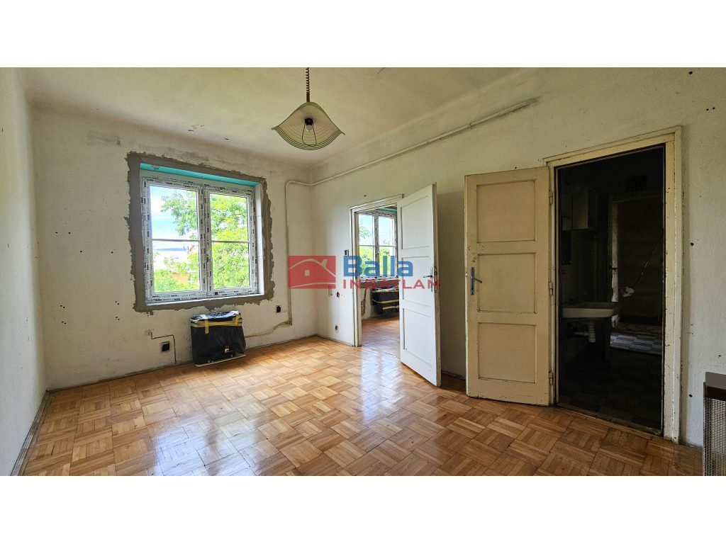 Vác, Dr. Csányi László körút, 53 m²-es, társasházi lakás, 2 szobás