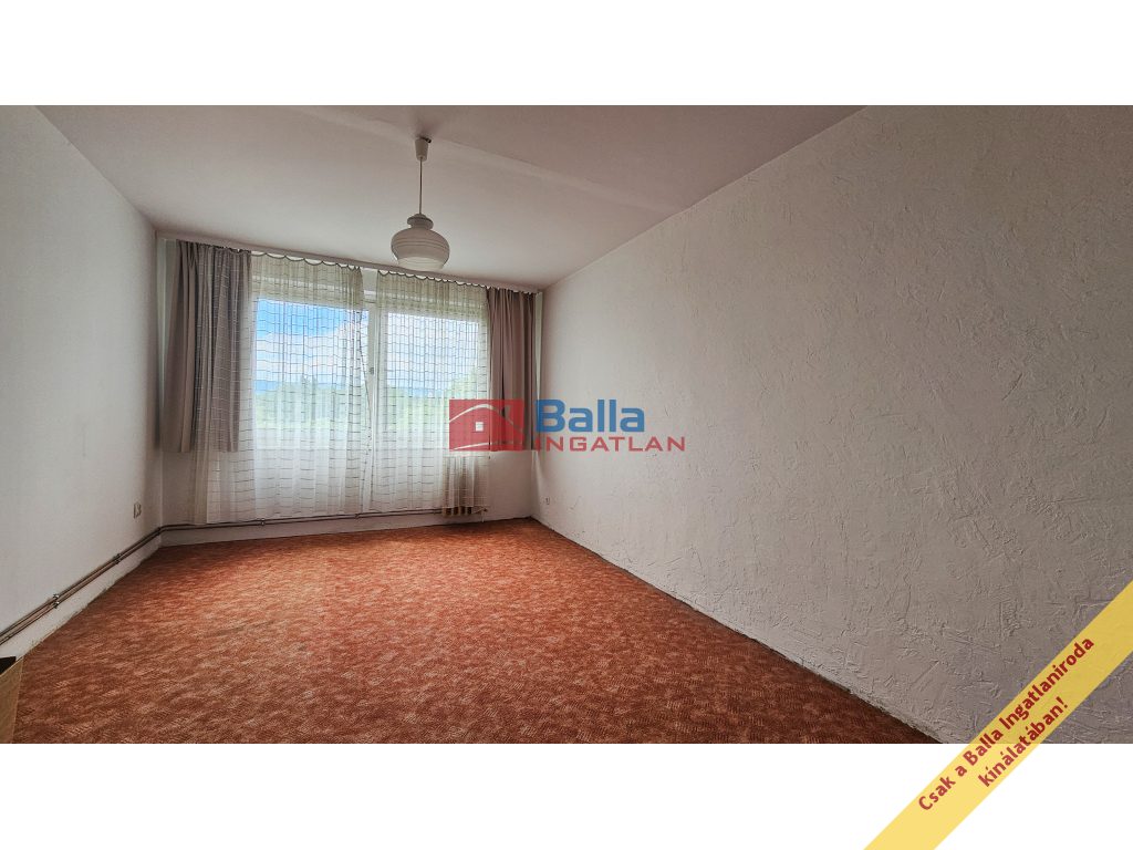 Vác, Kötő utca, 53 m²-es, társasházi lakás, 2 szobás, felújítandó állapotú