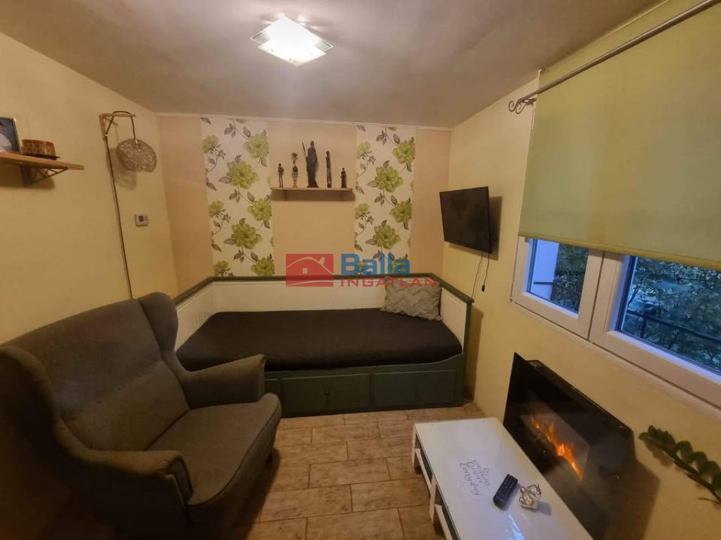 Vác, Nyulas, 50 m²-es, családi ház, 3 szobás, részben felújított állapotú