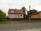 Tiszakécske, Déryné utca, 112 m²-es, átlagos állapotú családi ház