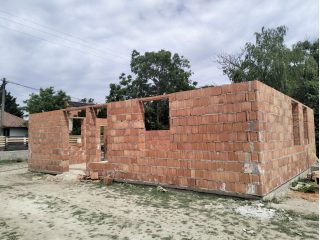 Eladó 102 m²-esikerház Áporka, Petőfi Sándor utca: 89'000'000 Ft