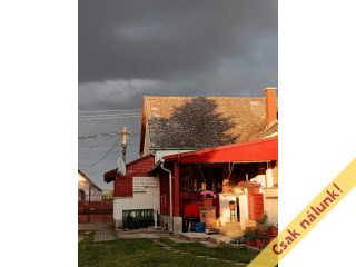 Eladó 160 m²-escsaládi ház Áporka, Petőfi utca: 160'000'000 Ft