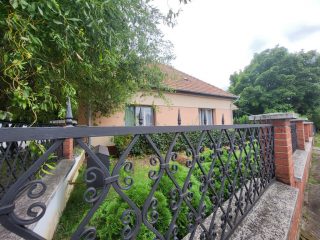 Eladó 120 m²-escsaládi ház Aszód, Központ: 58'800'000 Ft