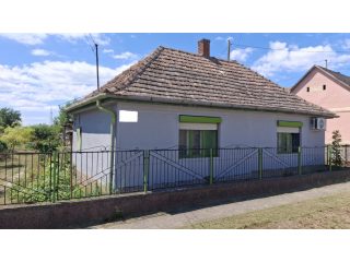 Eladó 70 m²-escsaládi ház Balatonszabadi, Csendes utca: 38'900'000 Ft