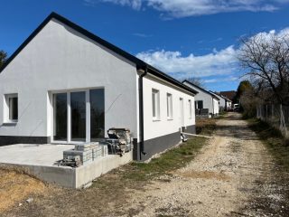Eladó 70 m²-escsaládi ház Balatonszemes, Helka utca: 79'900'000 Ft