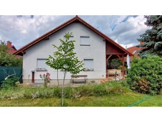 Eladó 240 m²-escsaládi ház Berkenye, Ifjúság útja: 129'900'000 Ft