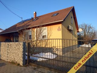 Eladó 188 m²-escsaládi ház Bodajk, Petőfi Sándor utca: 120'000'000 Ft