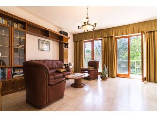 Eladó 218 m²-escsaládi ház II. kerület (Pesthidegkút II/A.) , kisgazda utca: 740'000 EUR