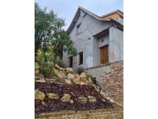 Eladó 295 m²-escsaládi ház III. Kerület (Békásmegyeri ltp Hegy felől) , Ország út: 269'900'000 Ft