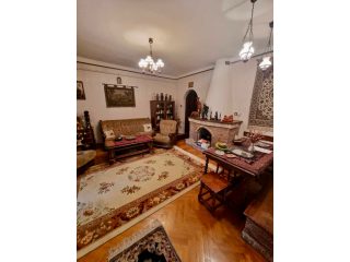 Eladó 360 m²-escsaládi ház III. Kerület (Testvérhegy) , Domoszló útja: 209'900'000 Ft