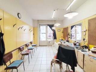 Eladó 43 m²-esüzlethelyiség utcai bejárattal IX. Kerület (Belső Ferencváros) , Ferenc körúti Villamosmegálló közeli utca: 6'800'000 Ft