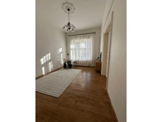 Eladó 79 m²-estársasházi lakás VI. Kerület (Diplomatanegyed) , Epres kertmél: 117'500'000 Ft