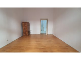 Eladó 71 m²-estársasházi lakás VI. Kerület (Nagykörúton belül) , ANDRÁSSY ÚT mellett: 89'900'000 Ft