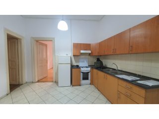 Eladó 71 m²-estársasházi lakás VI. Kerület (Nagykörúton belül) , ANDRÁSSY ÚT mellett: 89'900'000 Ft