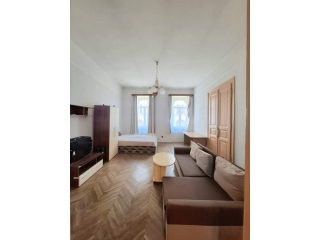 Eladó 70 m²-estársasházi lakás VI. Kerület (Terézváros) , Vörösmarty utca: 98'000'000 Ft
