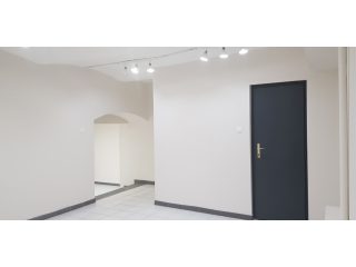 Eladó 74 m²-esüzlethelyiség utcai bejárattal VII. Kerület (Középső-Erzsébetváros) , ALMÁSSY TÉR: 29'800'000 Ft