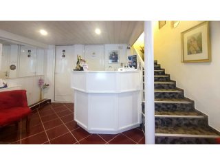 Kiadó 21 m²-esüzlethelyiség utcai bejárattal VII. Kerület (Ligetváros) , BERENDEZETT FOGORVOSI RENDELŐ Budapest VII.: 500'000 Ft