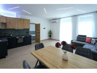 Eladó 76 m²-estársasházi lakás X. Kerület (Kőbánya Városközpont) , Liget utca: 89'900'000 Ft