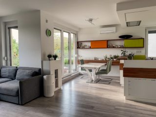 Eladó 112 m²-estársasházi lakás XI. Kerület (Hosszúrét) , Lépés utca: 209'000'000 Ft
