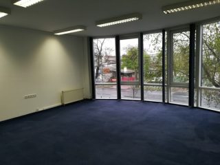 Kiadó 250 m²-esb kategóriás iroda XIII. Kerület (Angyalföld) , Röppentyű utca: 1'875 EUR