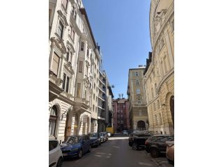 Kiadó 30 m²-estársasházi lakás XIII. Kerület (Újlipótváros) , Vígszínház utca: 170'000 Ft