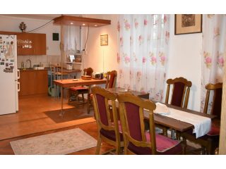 Eladó 46 m²-estársasházi lakás XIX. Kerület (Központ) , Templom  tér közelében: 49'990'000 Ft