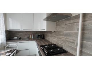 Kiadó 59 m²-estársasházi lakás XIX. Kerület (Lakótelep) , Csokonai utcában: 280'000 Ft