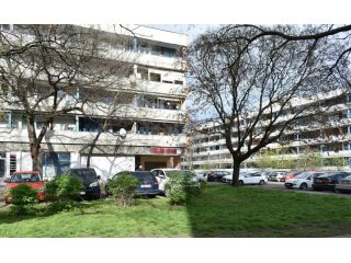 Eladó 57 m²-estársasházi lakás XIX. Kerület (Lakótelep) , József Attila utca: 63'000'000 Ft