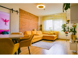 Eladó 61 m²-estársasházi lakás XV. Kerület (Újpalota) , Zsókavár utca: 74'000'000 Ft