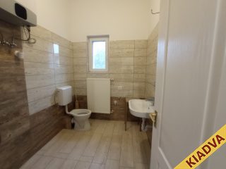 Kiadó 40 m²-esházrész XVI. Kerület (Rákosszentmihály) , Attila utca: 180'000 Ft