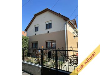 Eladó 163 m²-escsaládi ház XVII. Kerület (Akadémiaújtelep) , 524.utca utca: 169'900'000 Ft