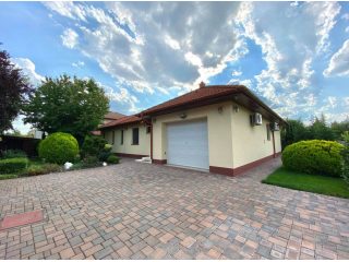 Eladó 180 m²-escsaládi ház XVII. Kerület (Helikopter lakópark) , Rákoshegy: 350'000'000 Ft