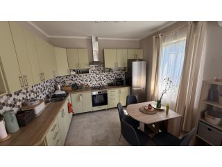 Eladó 85 m²-esikerház XVII. Kerület (Rákoscsaba) , Battonya utca környékén lévő utca: 119'000'000 Ft