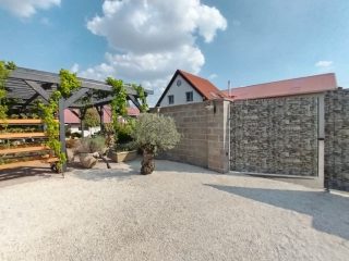 Eladó 500 m²-esegyéb üzlethelyiség XVII. Kerület (Rákoshegy) , Alsórákoshegy utca: 380'000'000 Ft