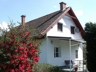 Eladó 120 m²-escsaládi ház XVII. Kerület (Rákoshegy) , Rózsahegy utca: 235'000'000 Ft