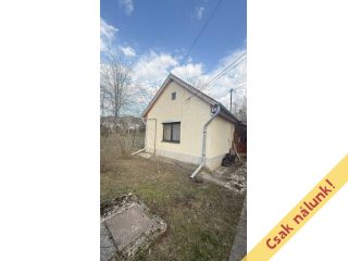 Eladó 40 m²-escsaládi ház XVII. Kerület (Rákoskert) , Szárazhegyen lévő utca: 84'900'000 Ft
