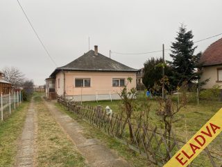 Eladó 120 m²-escsaládi ház XVIII. Kerület (Ganzkertváros) , Kerékkötő út: 154'900'000 Ft