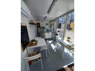 Kiadó 12 m²-esvendéglátó egység utcai bejárattal XX. Kerület (Erzsébetfalva) , Török Flóris utca: 180'000 Ft