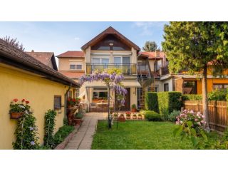 Eladó 195 m²-essorház XX. Kerület (Kossuthfalva) , Mártzírok útja közelében lévő utca: 140'000'000 Ft