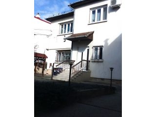 Eladó 149 m²-escsaládi ház XX. Kerület (Központ) , Központi utca: 87'000'000 Ft