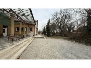 Eladó 1100 m²-esüzlethelyiség utcai bejárattal XXI. Kerület (Királyerdő) , Csepel főútján lévő út: 359'000'000 Ft