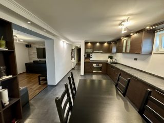 Eladó 195 m²-escsaládi ház Bugyi, Vállalkozás és Otthon: 180'000'000 Ft