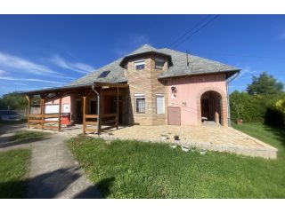 Eladó 170 m²-escsaládi ház Domony, Erdő utca: 83'000'000 Ft