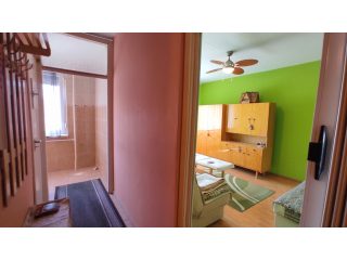 Eladó 52 m²-estársasházi lakás Dunaújváros, Fáy András utca: 29'900'000 Ft