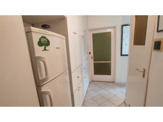 Eladó 52 m²-estársasházi lakás Dunaújváros, Vasmű út: 33'500'000 Ft