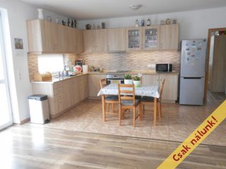 Eladó 100 m²-escsaládi ház Érd (Dombosváros) , Szovátai út környékén: 109'900'000 Ft