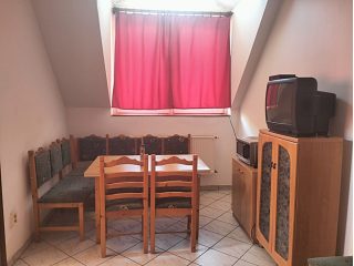 Kiadó 120 m²-escsaládi ház Érd (Érdliget) , Érdligeten található utca: 350'000 Ft