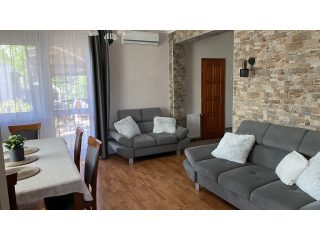 Eladó 180 m²-escsaládi ház Érd (Fenyves Parkváros) , Bem tér közeli utca: 139'500'000 Ft