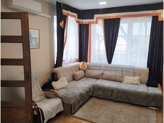 Eladó 240 m²-escsaládi ház Érd (Fenyves Parkváros) , Vihorlát utca közelében utca: 220'000'000 Ft