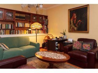 Eladó 190 m²-escsaládi ház Erdőkertes, Körte utca: 134'000'000 Ft